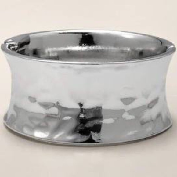 Chico’s Cora Cuff Dimpled  Bracelet Silver Metal Contemporary Style Boho Chic - Picture 1 of 5